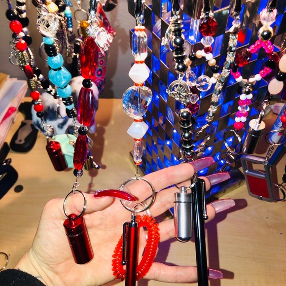 Roach clips / keychains - Picture 2 of 8